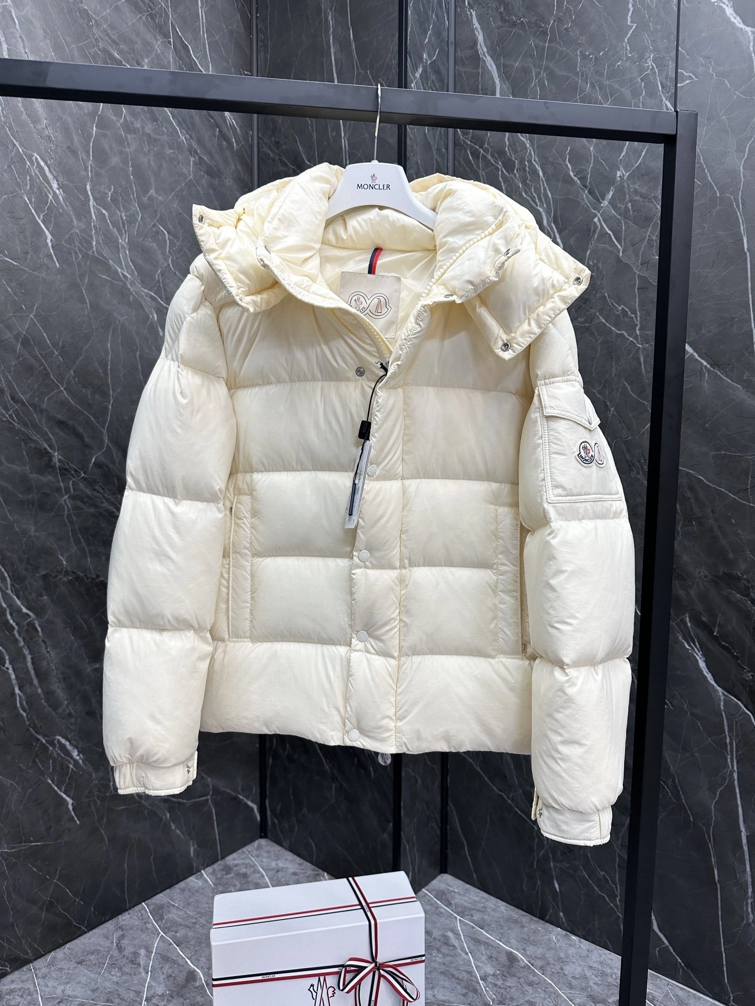 wg.luxury- 7o9385r Maya 70 down jacket.down feather oversized 3Colour item:D-F431J1324-3